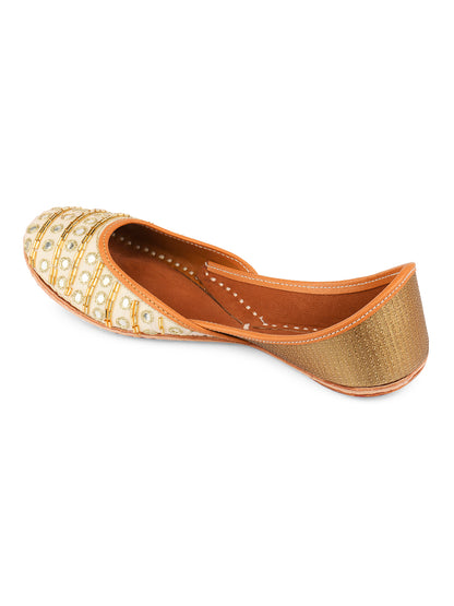 DESI COLOUR Women Brown Embellished Leather Mojaris