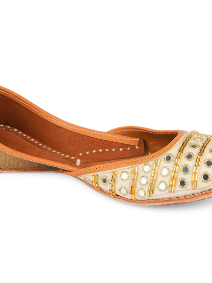 DESI COLOUR Women Brown Embellished Leather Mojaris