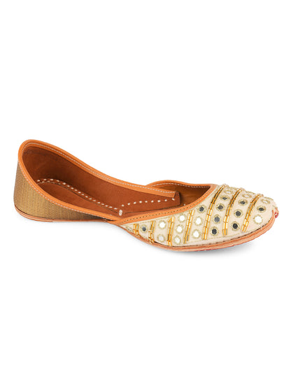 DESI COLOUR Women Brown Embellished Leather Mojaris