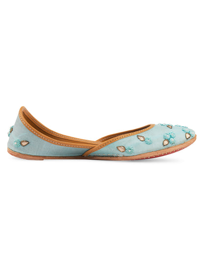 DESI COLOUR Women Beige  Gold Embellished Leather Mojaris