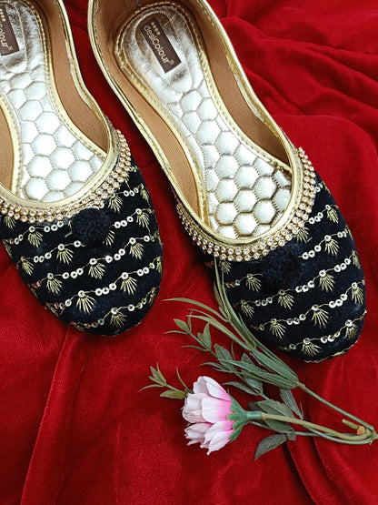 DESI COLOUR Women Black Embellished Mojaris