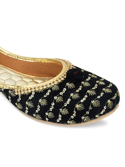 DESI COLOUR Women Black Embellished Mojaris