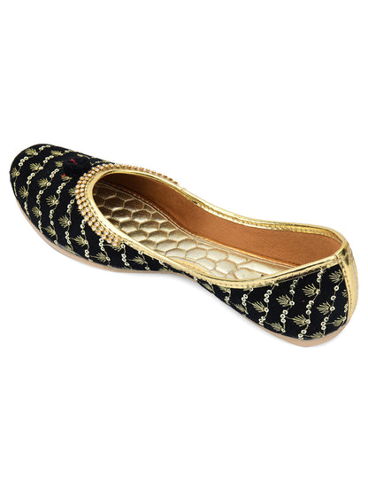 DESI COLOUR Women Black Embellished Mojaris