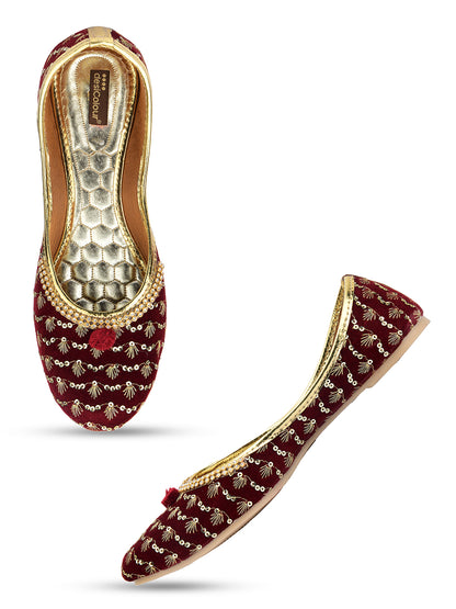 DESI COLOUR Women Maroon Embellished Mojaris