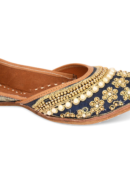 DESI COLOUR Women Brown Textured Leather Mojaris