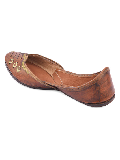 DESI COLOUR Women Brown Textured Mojaris