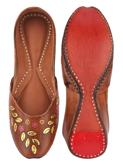 DESI COLOUR Women Brown Embellished Leather Mojaris