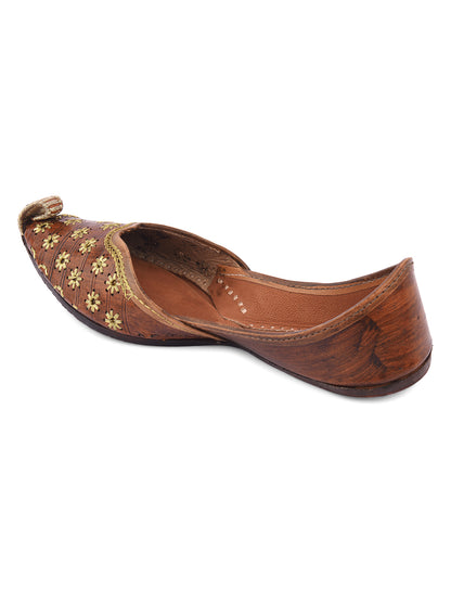 DESI COLOUR Women Brown Embellished Leather Mojaris