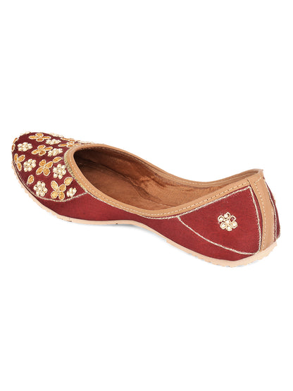 DESI COLOUR Women Maroon Embellished Mojaris