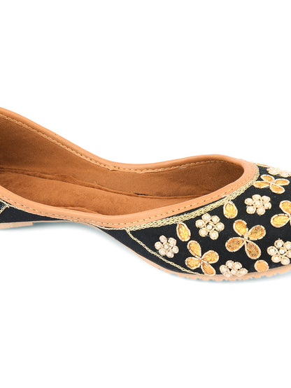 DESI COLOUR Women Black  Gold-Toned Embellished Mojaris