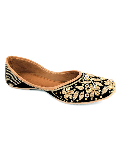 DESI COLOUR Women Black  Gold-Toned Embellished Mojaris