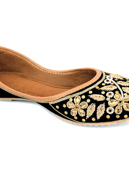 DESI COLOUR Women Black  Gold-Toned Embellished Mojaris