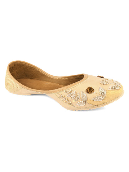 DESI COLOUR Women Gold-Toned Embellished Mojaris