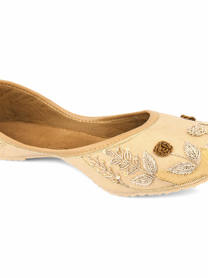 DESI COLOUR Women Gold-Toned Embellished Mojaris