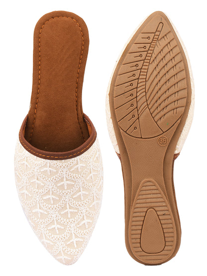 DESI COLOUR Women Gold Toned Embellished Leather Mojaris Flats