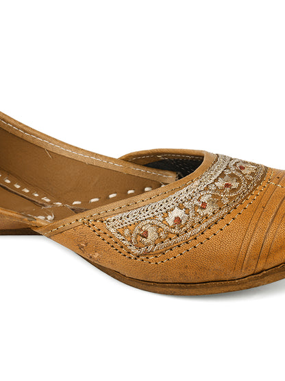 DESI COLOUR Women Tan Embellished Mojaris Flats