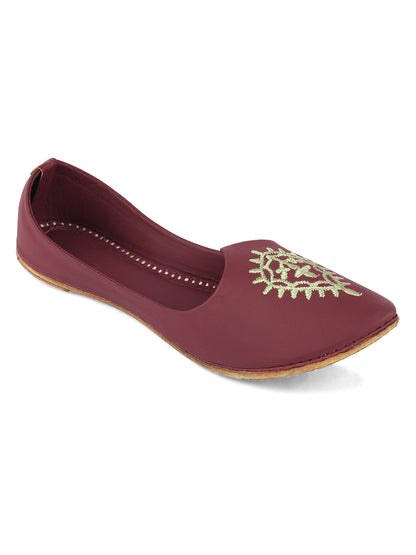 DESI COLOUR Women Maroon Embroidered Leather Ethnic Mojaris