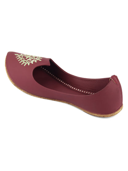 DESI COLOUR Women Maroon Embroidered Leather Ethnic Mojaris