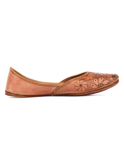 DESI COLOUR Women Peach-Coloured Printed Leather Ethnic Mojaris Flats