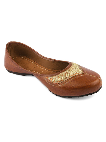 DESI COLOUR Women Maroon Embellished Leather Ethnic Mojaris Flats