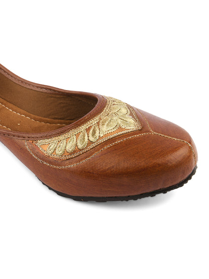 DESI COLOUR Women Maroon Embellished Leather Ethnic Mojaris Flats