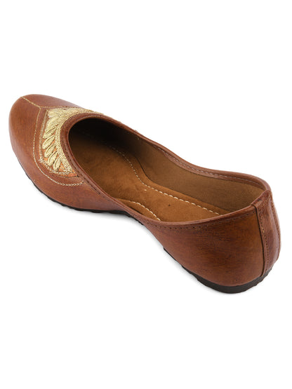 DESI COLOUR Women Maroon Embellished Leather Ethnic Mojaris Flats