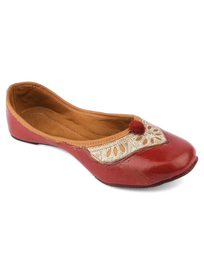 DESI COLOUR Women Gold-Toned Embellished Leather Ethnic Mojaris Flats