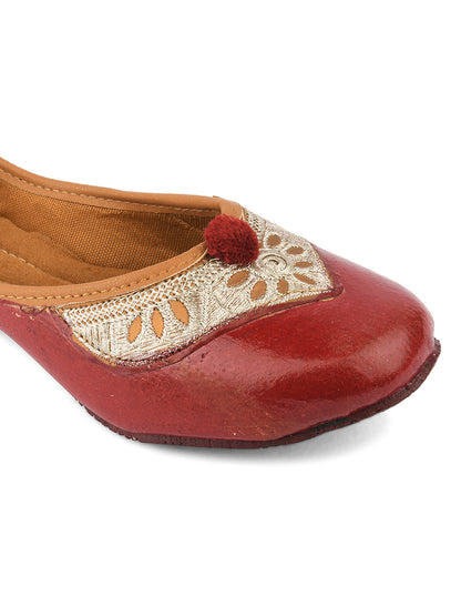 DESI COLOUR Women Gold-Toned Embellished Leather Ethnic Mojaris Flats