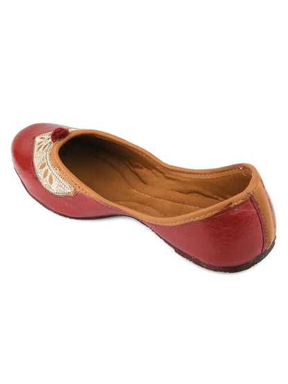 DESI COLOUR Women Gold-Toned Embellished Leather Ethnic Mojaris Flats