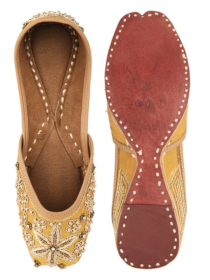 DESI COLOUR Women Gold-Toned Ethnic Mojaris Flats