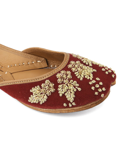 DESI COLOUR Women Yellow Ethnic Mojaris Flats