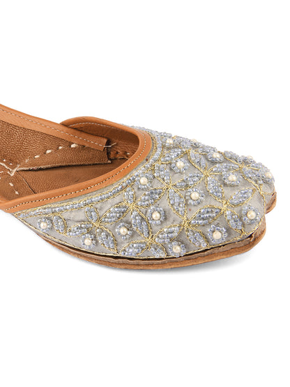 DESI COLOUR Women Maroon Embellished Leather Ethnic Mojaris Flats