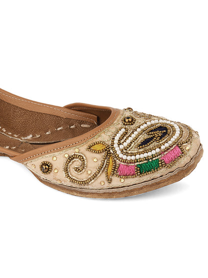 DESI COLOUR Women White Embellished Leather Ethnic Mojaris Flats