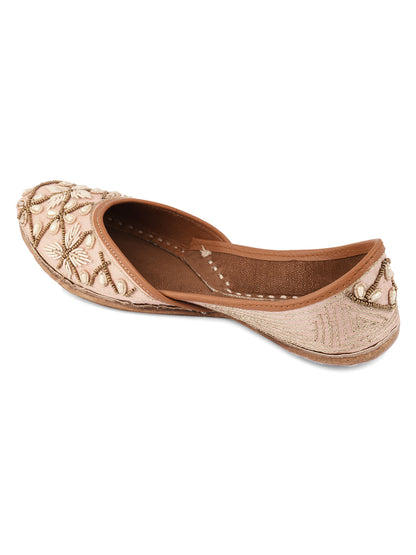 DESI COLOUR Women White Embellished Leather Ethnic Mojaris Flats