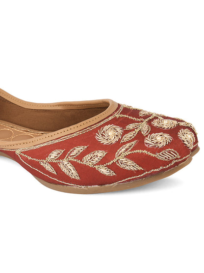 DESI COLOUR Women Peach-Coloured Embellished Leather Ethnic Mojaris with Embroidered Flats