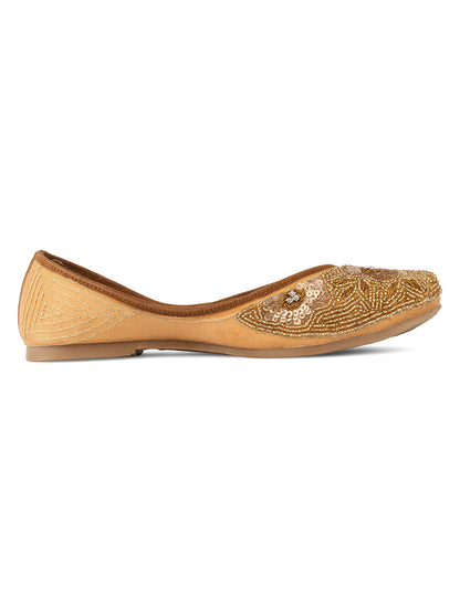 DESI COLOUR Women Peach-Coloured Embellished Leather Ethnic Mojaris with Embroidered Flats