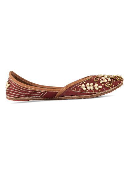 DESI COLOUR Women Maroon  Gold-Toned Ethnic Embellished Leather Mojaris Flats