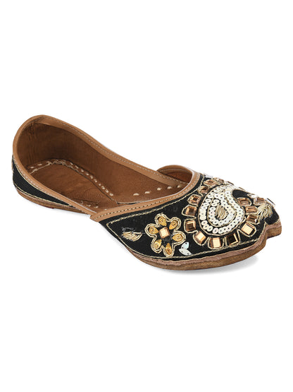 DESI COLOUR Women Black Ethnic Mojaris Flats