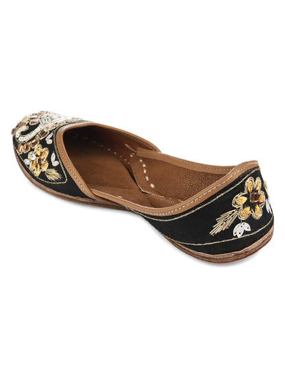 DESI COLOUR Women Black Ethnic Mojaris Flats