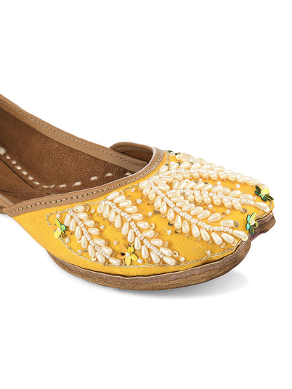 DESI COLOUR Women Green Embellished Leather Ethnic Mojaris Flats