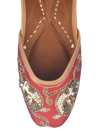 DESI COLOUR Women Black Embellished Leather Ethnic Mojaris Flats