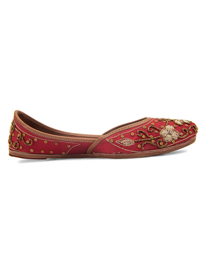 DESI COLOUR Women Red Embellished Leather Ethnic Mojaris Flats