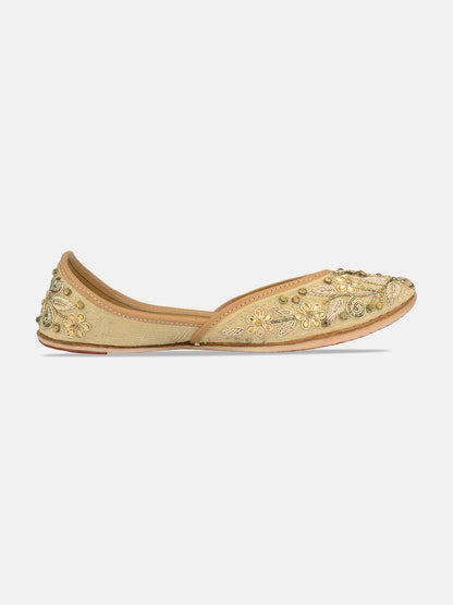 DESI COLOUR Women Off White Embellished Leather Ethnic Mojaris Flats