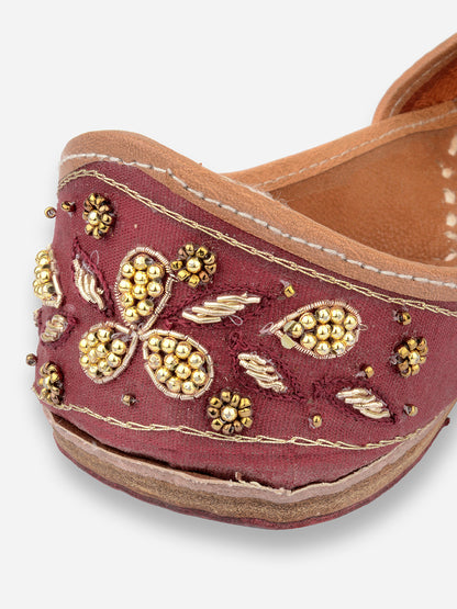 DESI COLOUR Women Maroon Embellished Leather Ethnic Mojaris Flats