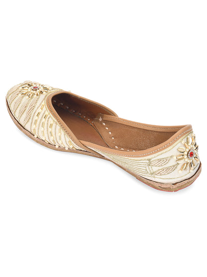 DESI COLOUR Women Off White Embellished Leather Ethnic Mojaris Flats