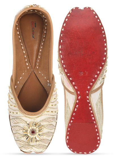 DESI COLOUR Women Off White Embellished Leather Ethnic Mojaris Flats