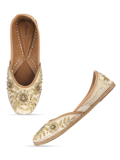 DESI COLOUR Women Off White Embellished Leather Ethnic Mojaris Flats