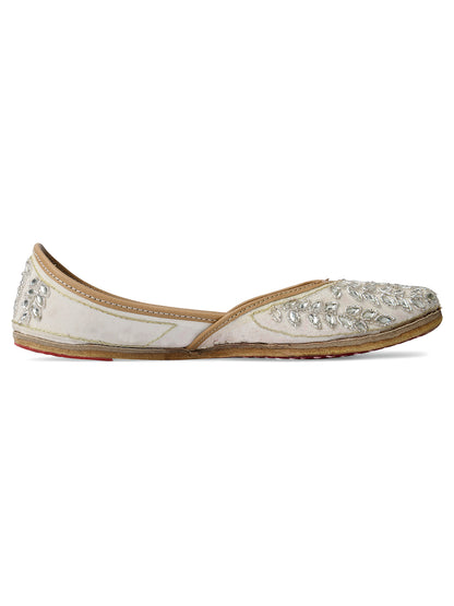 DESI COLOUR Women White Embellished Leather Ethnic Mojaris