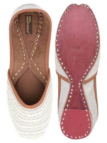 DESI COLOUR Women White Embellished Ethnic Mojaris with Embroidered Flats