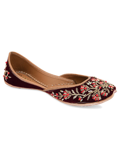 DESI COLOUR Women Maroon Embellished Ethnic Mojaris Flats